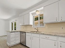 Nice House  in Eagle, ID (Photo 5 of 7)