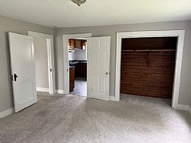 Nice House  in Batesburg, SC (Photo 3 of 7)