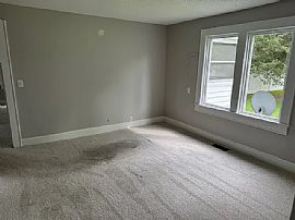 Nice House  in Batesburg, SC (Photo 5 of 7)