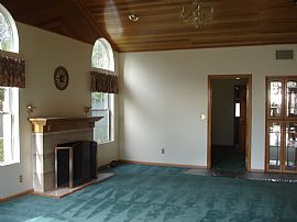 Charming house for rent in Altadena, CA (Photo 2 of 3)