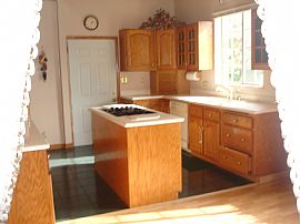 Charming house for rent in Altadena, CA (Photo 3 of 3)