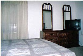 two bedroom on Lake Buckeye in Winter Haven, FL (Photo 6 of 6)