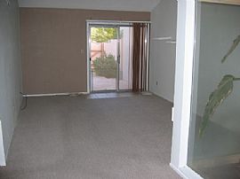 Great Single Level Condo - NICE! in Glendale, AZ (Photo 3 of 4)