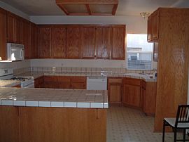 SPACIOUS CRAFTSMAN STYLE HOUSE  in El Cajon, CA (Photo 2 of 6)