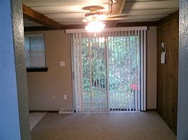 Beautiful 3-level Townhouse, Garage, A/C in Crafton, PA