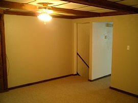 Beautiful 3-level Townhouse, Garage, A/C in Crafton, PA (Photo 4 of 6)