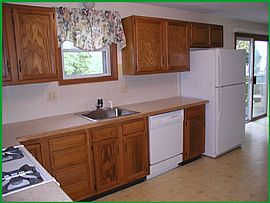 Rare, Waterfront, large, 3bed condo in Riverside, RI (Photo 3 of 6)