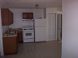 Three Bedroom, Two Bath Duplex in Clearwater, FL (Photo 3 of 6)