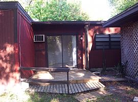 Three Bedroom, Two Bath Duplex in Clearwater, FL (Photo 6 of 6)