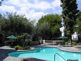2 bd, 1.5bath condo in Tarzana, CA in Tarzana, CA