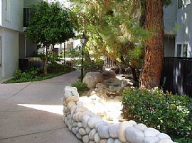 2 bd, 1.5bath condo in Tarzana, CA in Tarzana, CA (Photo 3 of 3)