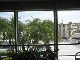 Beautiful Condo Near Beach in Saint Petersburg Beach, FL