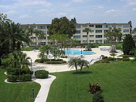 Beautiful Condo Near Beach in Saint Petersburg Beach, FL (Photo 4 of 5)