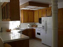 Beautiful 4bed/2bath, on hills & private in Pittsburg, CA (Photo 3 of 6)