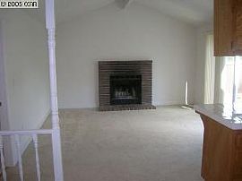 Beautiful 4bed/2bath, on hills & private in Pittsburg, CA (Photo 5 of 6)