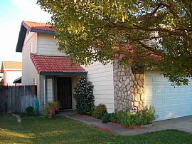 Awesome 3 Bedroom Home in Colton, CA (Photo 3 of 6)