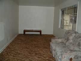 Large Unit Near PUB  in Reno, NV (Photo 2 of 6)