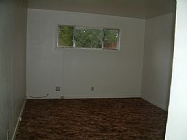 Large Unit Near PUB  in Reno, NV (Photo 4 of 6)