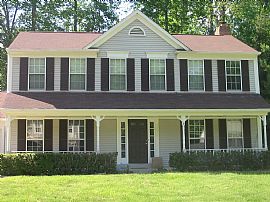 Beautiful Home in Sought After Montclair in Montclair, VA