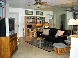 2 Br 2 Ba 1 Block to The Beach with Wifi Includes All Utilities in Fort Pierce, FL (Photo 6 of 6)