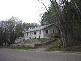 House Available Immediately in Hudson, WI (Photo 4 of 4)