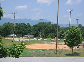 Very nice house in town in Landrum, SC (Photo 2 of 3)