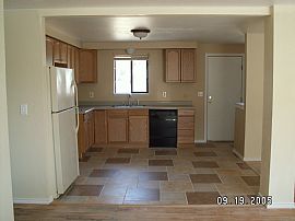 Like new home for Rent in Parkland in Tacoma, WA (Photo 2 of 5)