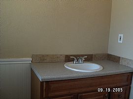 Like new home for Rent in Parkland in Tacoma, WA (Photo 5 of 5)