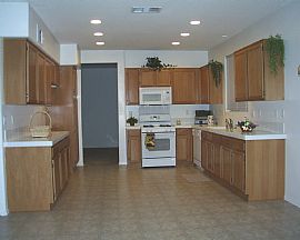 Brand new beautiful house for rent in Adelanto, CA (Photo 5 of 5)