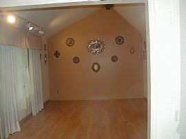 Cozy 4 bedroom house + Office room in Centennial, CO (Photo 3 of 6)