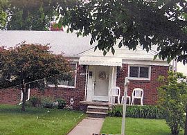 Charming Half Duplex Ranch in Harper Woods, MI