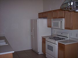 Upgraded condo near Red Rock Station in Las Vegas, NV (Photo 4 of 6)