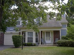 Immaculate Townhome in Chicago Suburbs in Elgin, IL