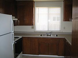 Beautiful and Spacious 3 Bedroom 2 Bath  in Sacramento, CA (Photo 3 of 4)