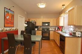 Contemporary & Luxurious 4br Home in Bolingbrook, IL (Photo 4 of 6)