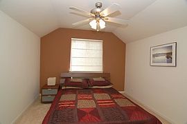 Contemporary & Luxurious 4br Home in Bolingbrook, IL (Photo 5 of 6)