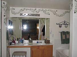 Fabulous 3bdr +Den, 2ba Surprise Home in Surprise, AZ (Photo 4 of 6)