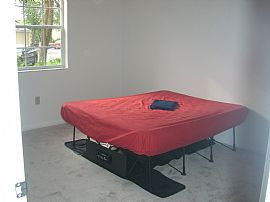 X-tra clean 1 br apt w/garage Ft Laud. in Fort Lauderdale, FL (Photo 3 of 6)