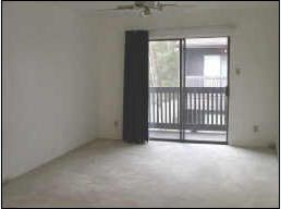 Spacious 2bd/2ba Condo mins from Md Cntr in Houston, TX (Photo 2 of 4)