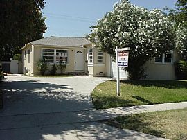 Single Family house in Reseda, CA