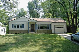 Extra Nice 3 Bed Ranch in South Waldo in Kansas City, MO (Photo 1 of 6)