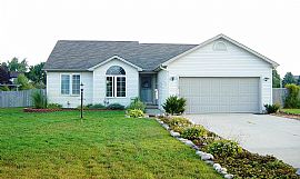 NEED ROOMMATE TO SHARE HOME in Charlotte, MI