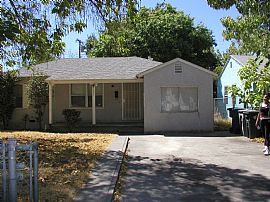 IMMACULATE THREE-BEDROOM HOUSE in Sacramento, CA