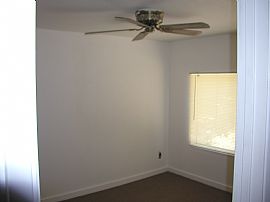 IMMACULATE THREE-BEDROOM HOUSE in Sacramento, CA (Photo 3 of 4)