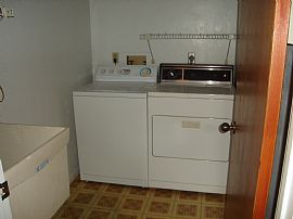 PARTIAL RIVERVIEW SINGLE FAMILY HOME in Fort Myers, FL (Photo 4 of 4)