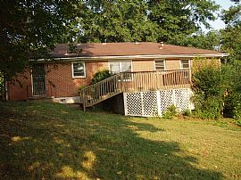 Beautiful All Brick 3/1 East Atl Home in Atlanta, GA (Photo 2 of 6)