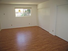 SPACIOUS 3BR plus MASTER RETREAT / 2 BR in Lake Forest, CA (Photo 3 of 3)