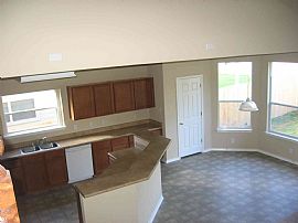 Classy Brand New Home with bay windows in San Antonio, TX (Photo 4 of 6)