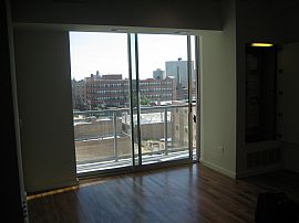 Unbelievable price for 2 brs + parking in Chicago, IL (Photo 3 of 6)