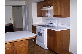 Spacious 4 Bedroom 2 Story Home in Round Lake Park, IL (Photo 5 of 6)